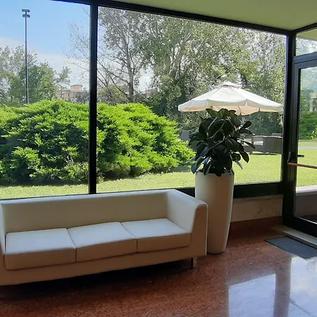 All'adige Aparthotel 4*