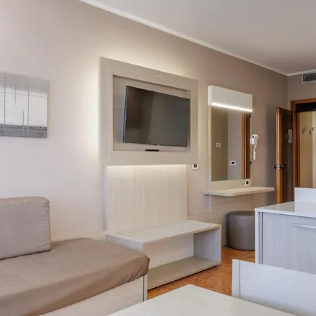 All'adige Aparthotel 4*