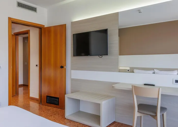 All'adige Aparthotel 4*