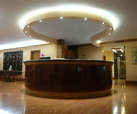 All'adige Aparthotel 2*
