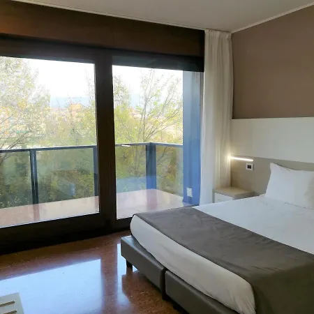 All'adige Apart Otel 2*