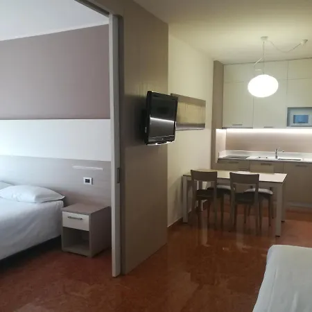 Apart Otel All'adige 2*