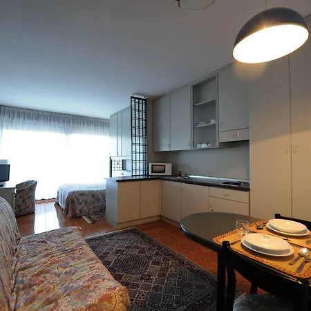 レジデンス アラーディジェ アパートホテル 4*