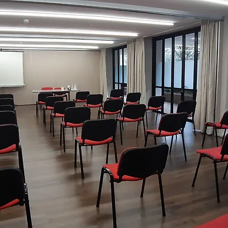 レジデンス アラーディジェ 4* ヴェローナ