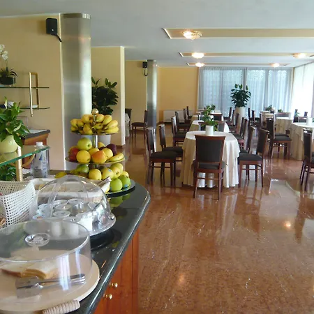 レジデンス アラーディジェ 4* ヴェローナ