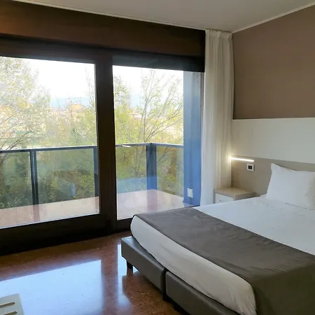 Aparthotel All'adige 4*