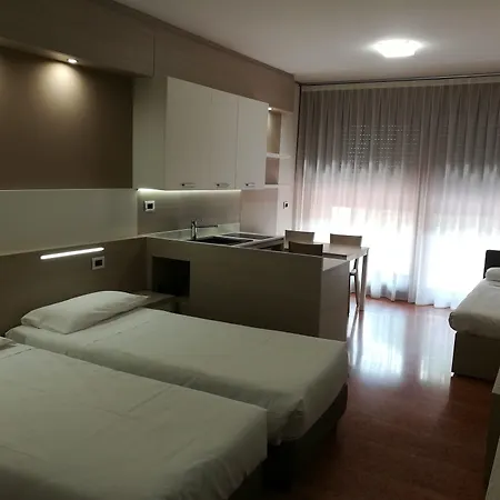 All'adige Aparthotel 4*