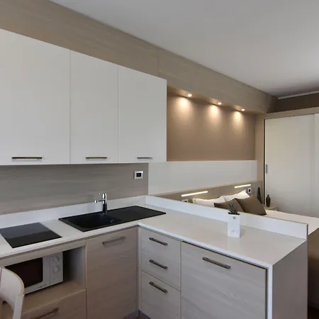 レジデンス アラーディジェ アパートホテル ヴェローナ