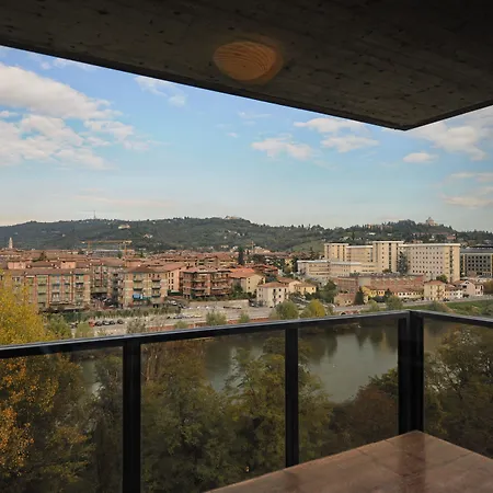 レジデンス アラーディジェ アパートホテル ヴェローナ