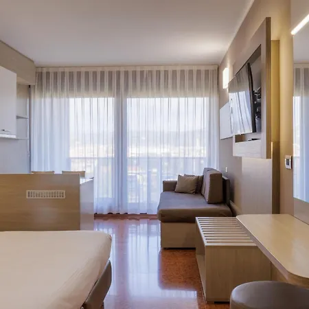 レジデンス アラーディジェ 4*