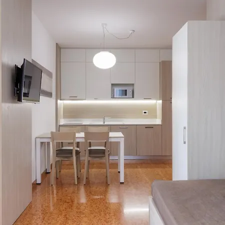 レジデンス アラーディジェ 4* ヴェローナ