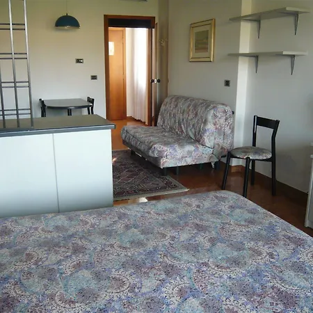 レジデンス アラーディジェ アパートホテル 4*