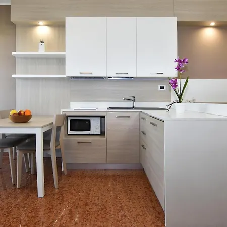 Apart Otel All'adige 2*
