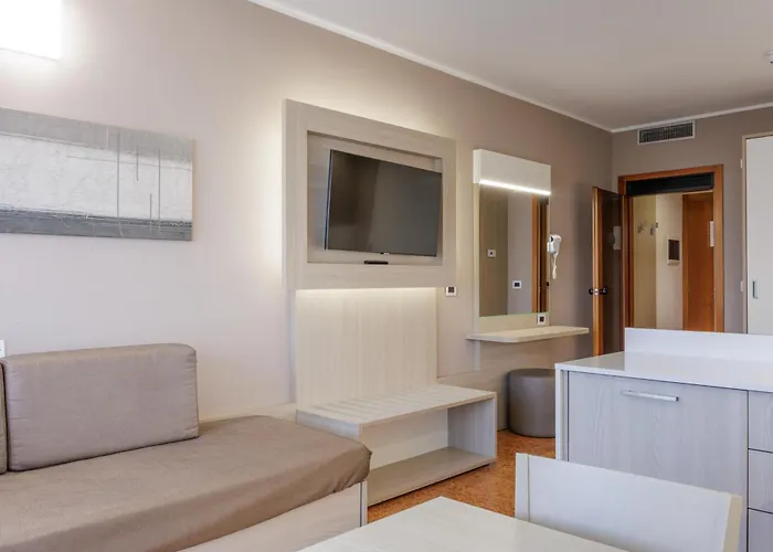 All'adige Aparthotel 4*