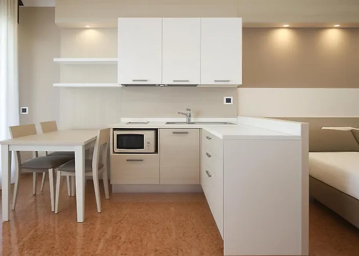 Ξενοδοχείο με διαμερίσματα All'adige 4*